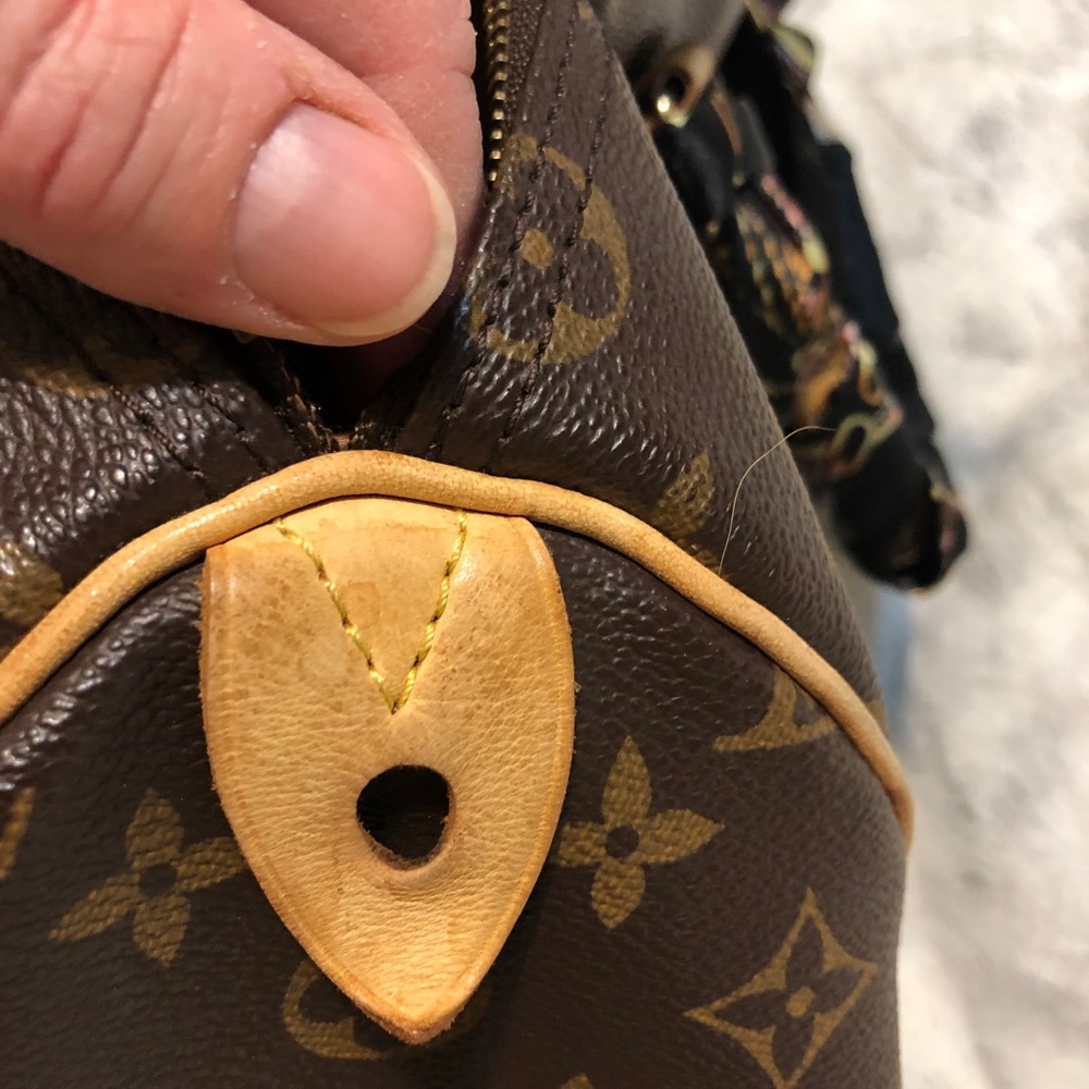 Authentic Louis Vuitton Speedy 35 - Picture 7 of 16